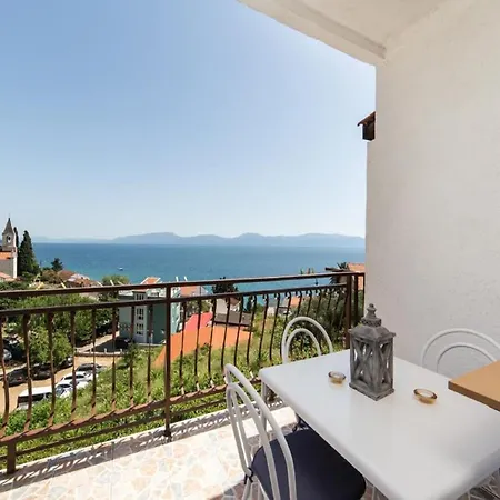 Two Bedroom With Balcony A2 * Brist